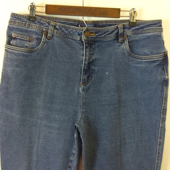 Bill Blass stretch capri with yellow gingham cuffs - Picture 2 of 9